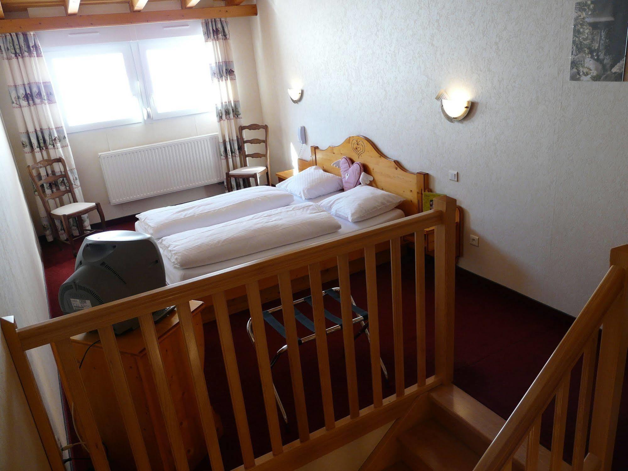 Logis Hotel Restaurant La Petite Auberge Alsace Le Hohwald Esterno foto